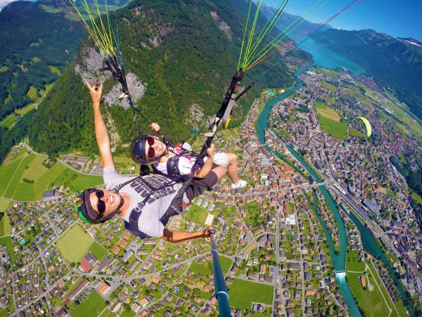 Zurich: Day trip to Interlaken incl. tandem paragliding - A possible Lauterbrunnen stop